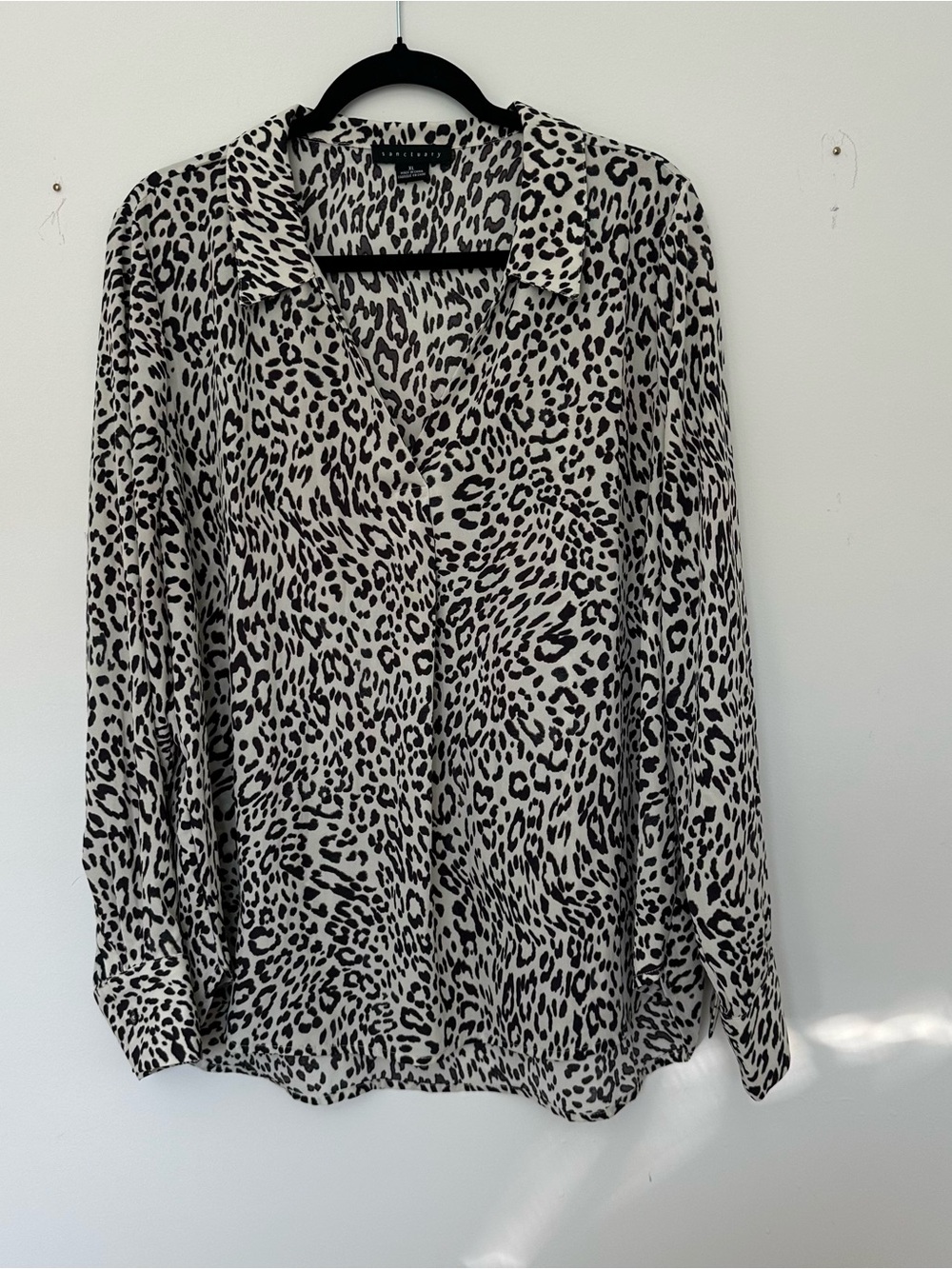 Sanctuary Leopard Print V-Neck Blouse - Black & White